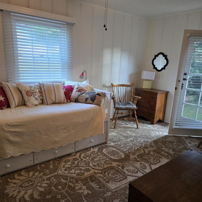 Building Photo - 901 A Ave