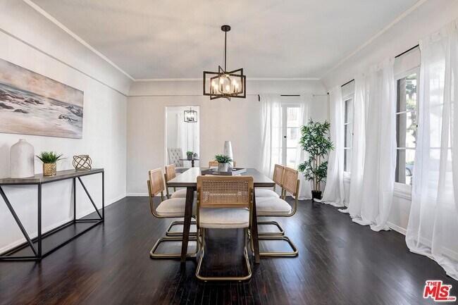 Building Photo - 373 S Crescent Heights Blvd