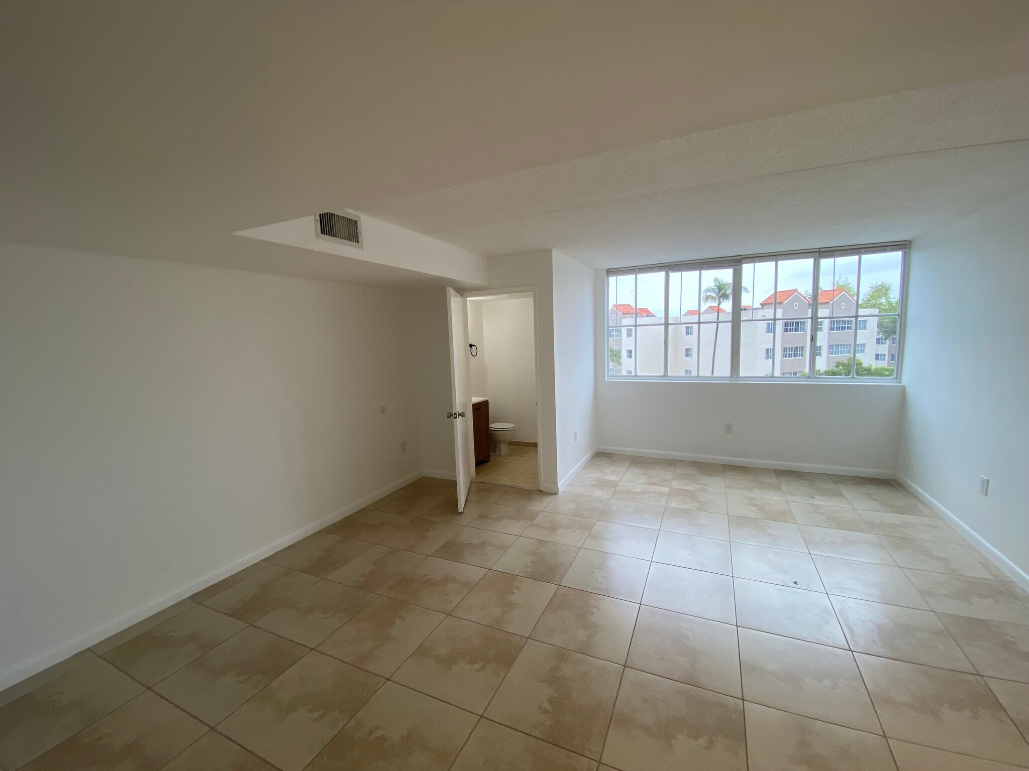 Building Photo - 6045 Northwest 186th Street