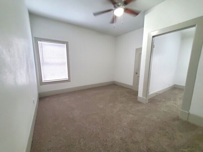 Building Photo - 1478 Johns St