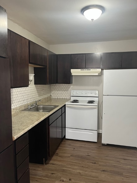 Building Photo - 4300 W Ford City Dr