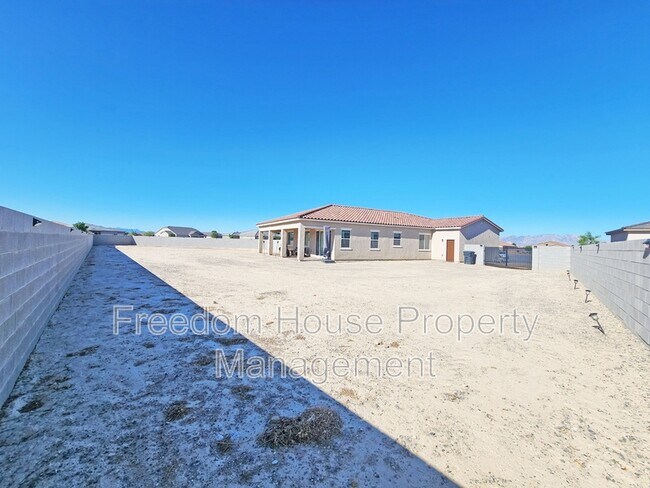 Building Photo - 4901 Fairwood Ct