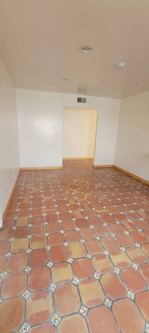 Building Photo - Lovely 4 Bedroom home in UTC  with large b...