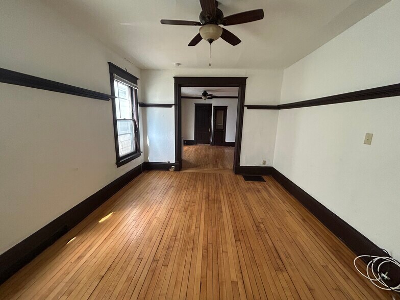 Building Photo - 118 S Blair St
