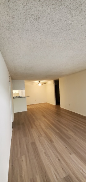 Building Photo - 10640 Colima Rd