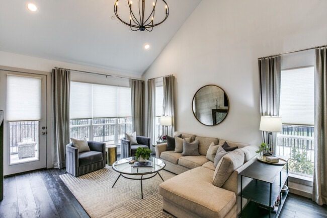 Building Photo - 100 Claire Dr