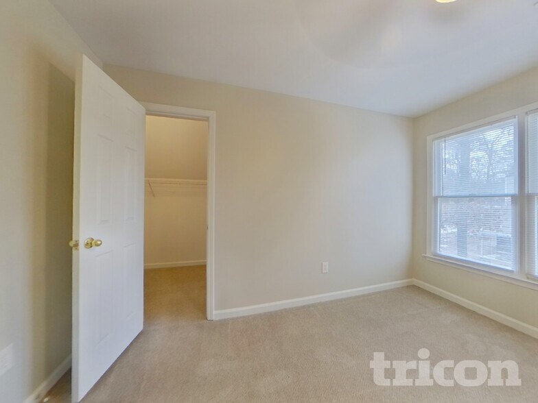 Building Photo - 3465 Canon Creek Dr