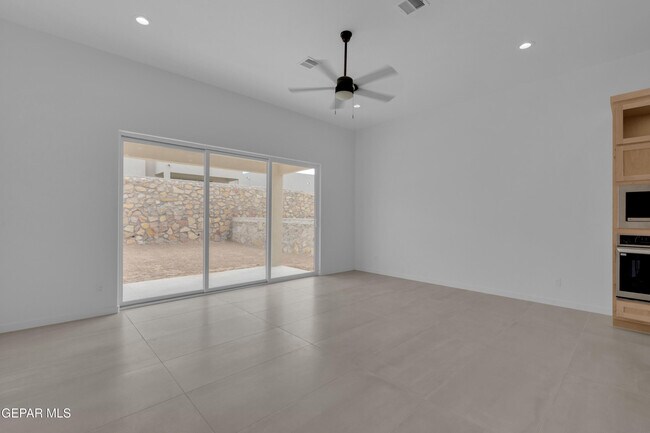 Building Photo - 12825 Middlesbrough Ave