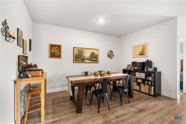 Building Photo - 1444 Acorn Wood