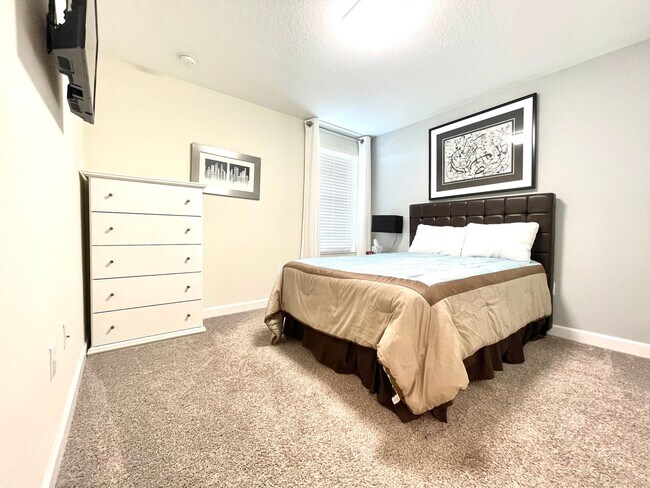 Building Photo - Available Move In 06/01! - Beautiful 3 Bed...