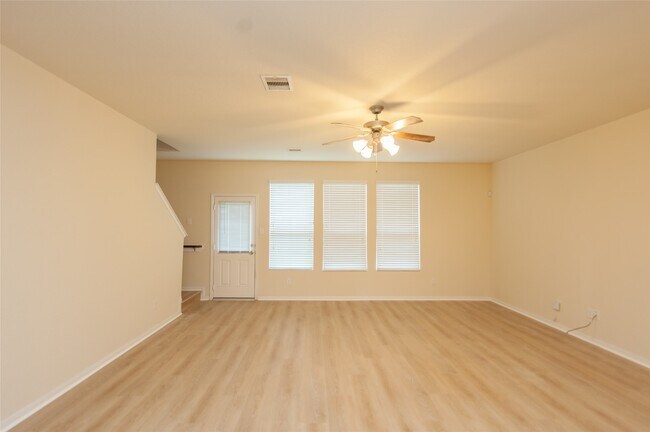 Building Photo - 18519 Each Elm Way