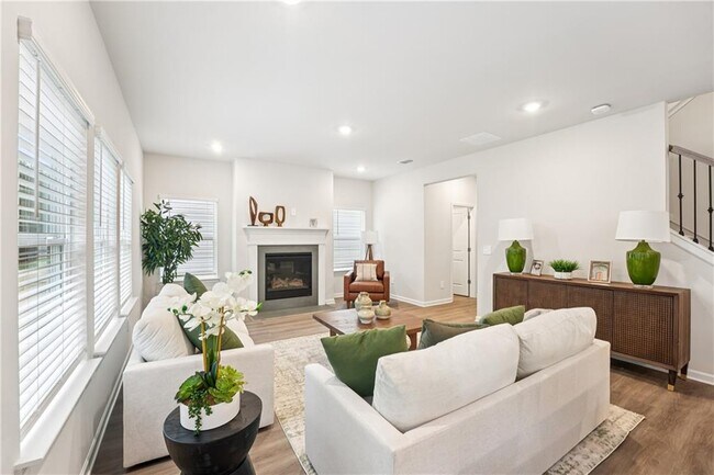 Building Photo - 80 Proust Cir