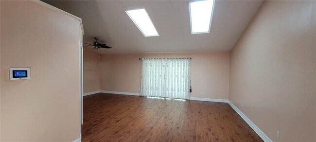 Building Photo - 207 Eileen Ave