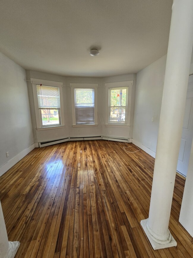 Building Photo - 14 Alling St