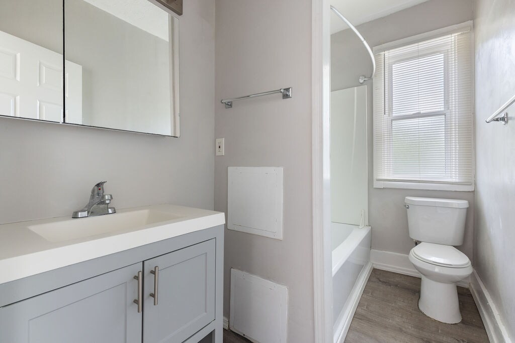 Building Photo - 1889 W 48th St