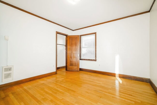 Building Photo - 1315-1325 6th Ave