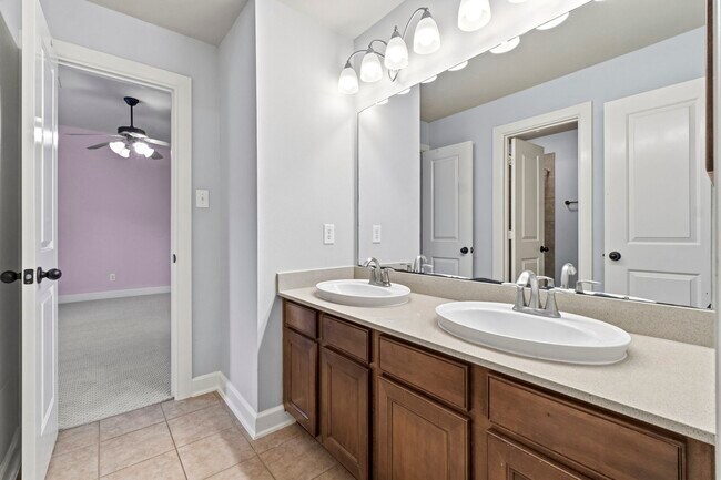 Building Photo - 27 N Arrow Canyon Cir