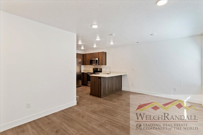 Building Photo - Shady Brook Townhomes