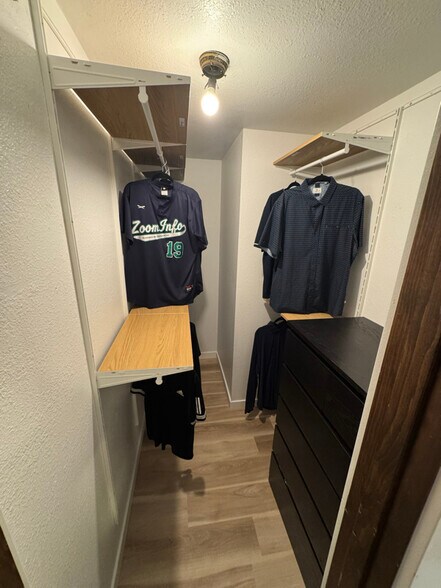 Building Photo - 3107 NW Lakeridge Dr