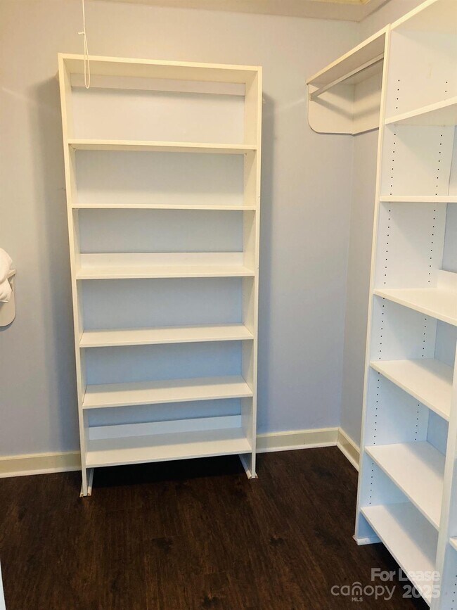 Building Photo - 4969 Moonlite Bay Dr