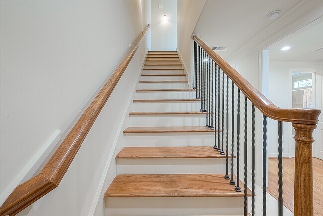 Building Photo - 1804 Haddon St
