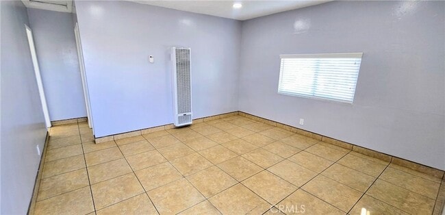 Building Photo - 1342 E 77th Pl