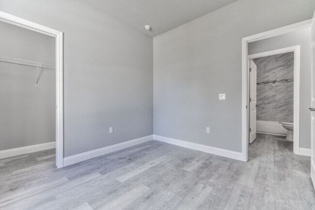 Building Photo - 18 Bunker View Dr