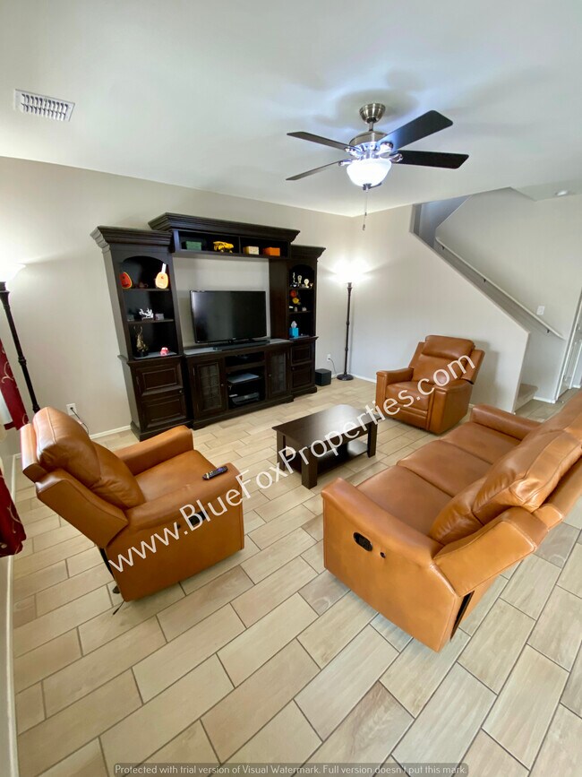 Building Photo - 9009 W Rolling Springs Dr