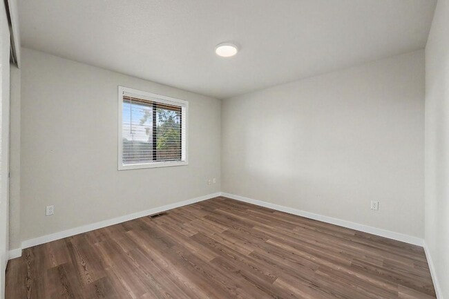 Building Photo - 9123 Wendy Dr SE