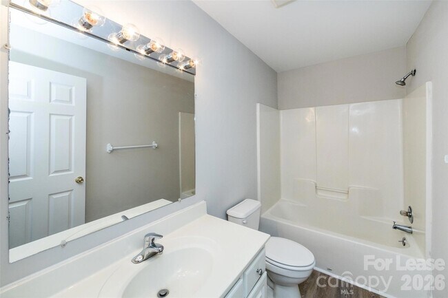 Building Photo - 807 King Arthur Dr