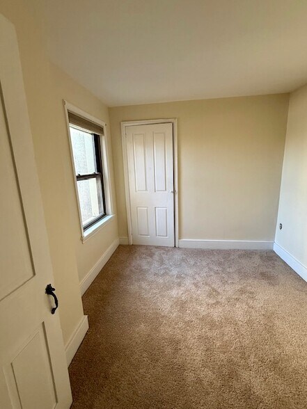 Third floor small bedroom/office - 2315 South St