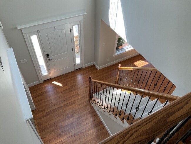 Building Photo - 4 Bedroom 2.5 Bathroom located in Old Mill...