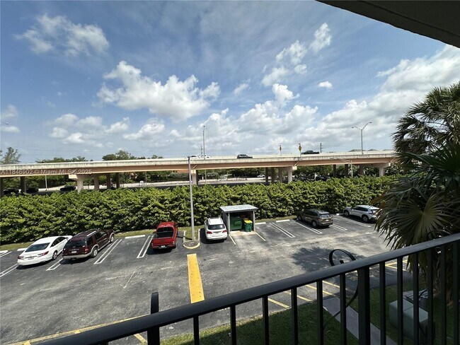 Building Photo - 8107 SW 72nd Ave