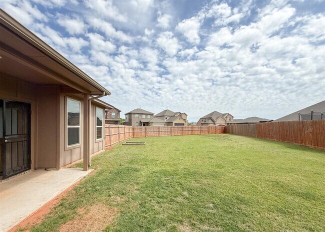 Building Photo - 14701 Rambling Crk Cir