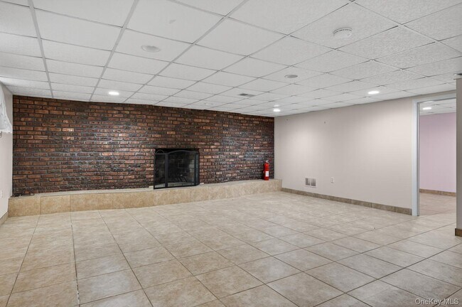 Building Photo - 68 Graywood Rd