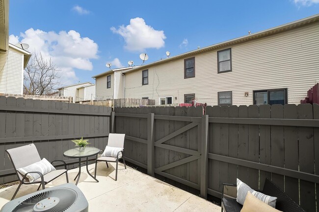 Building Photo - 8172 Rochester Way