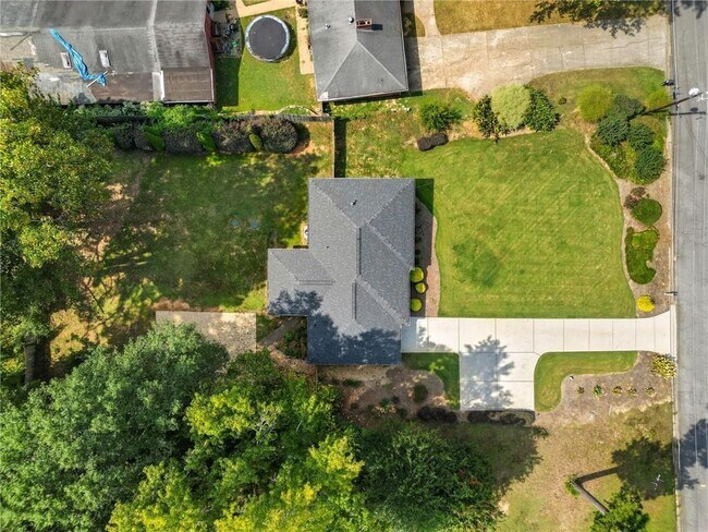 Building Photo - 72 Douglas Dr SE