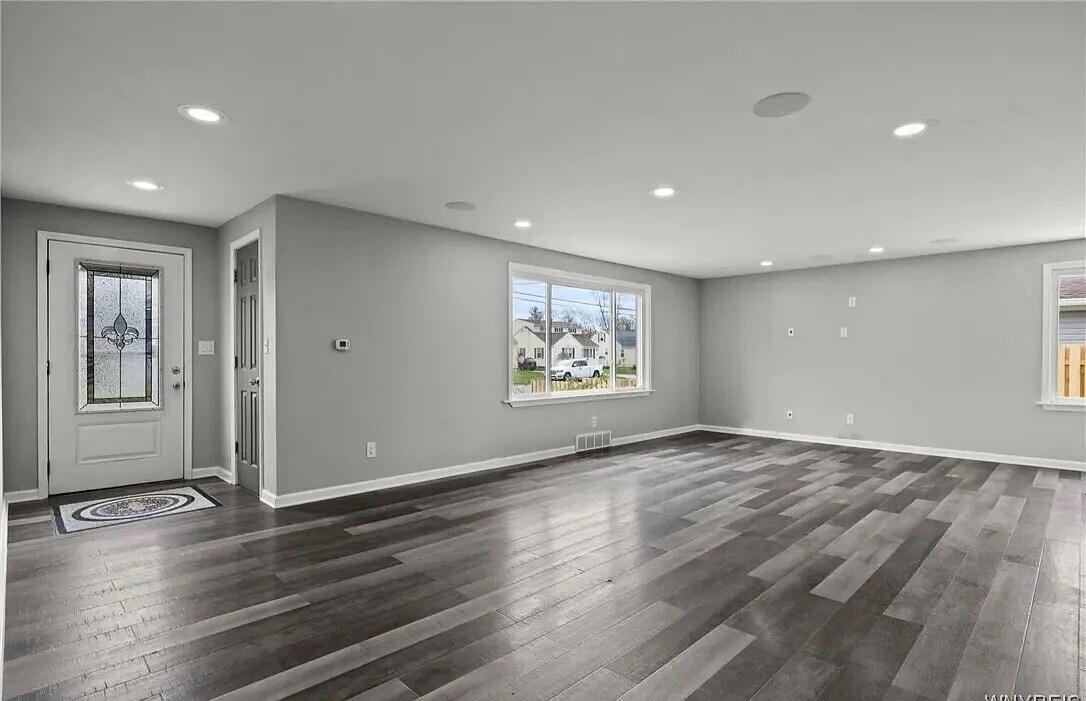 Building Photo - 386 Elmwood Ave