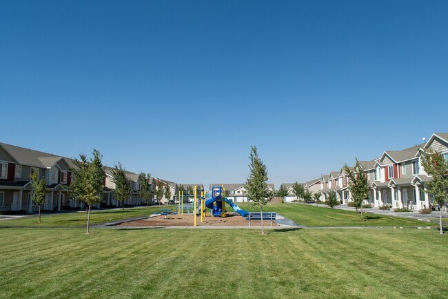 Building Photo - 418-1580 1580 E