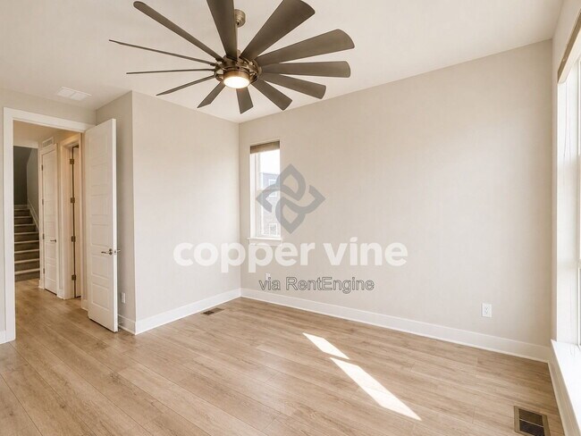 Building Photo - 11959 Mountview Ln