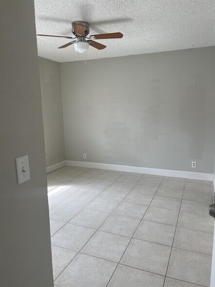 Building Photo - 3662 N University Dr