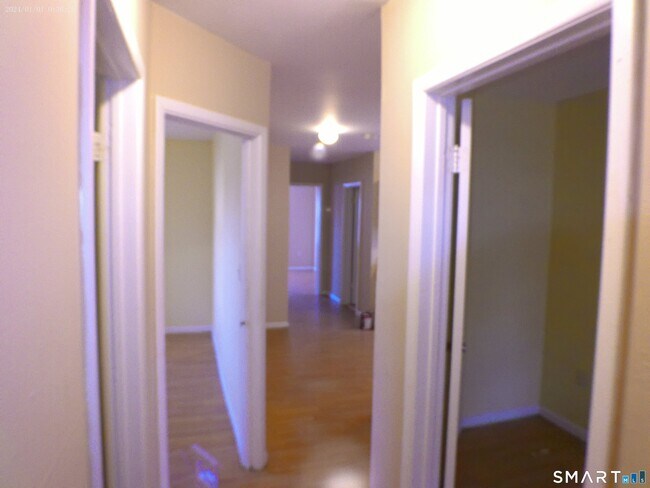 Building Photo - 13 Armstrong Pl