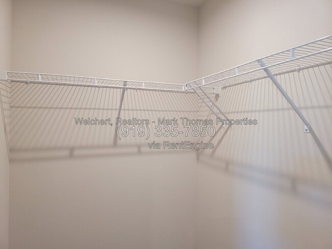 Building Photo - 1117 Bridgewater Dr