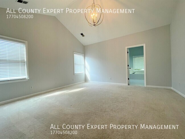 Building Photo - 110 Pinion Cir