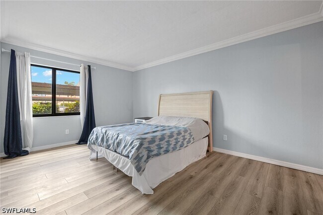 Building Photo - 3625 Boca Ciega Dr