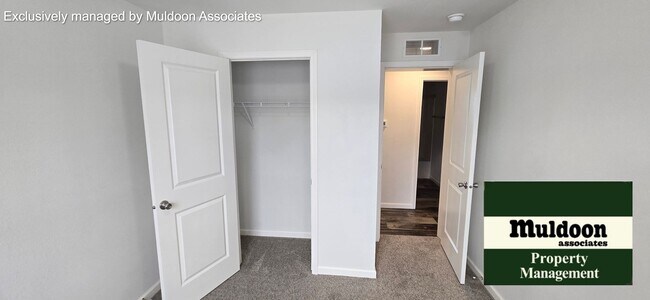 Building Photo - 151 E Jerome Dr
