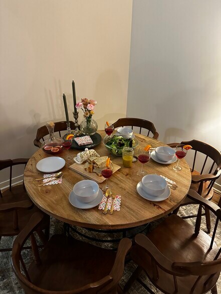 Building Photo - 817 Flynn St