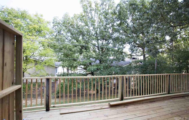 Building Photo - 1713 Sanford Dr