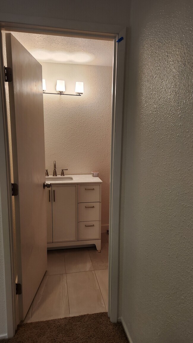 Building Photo - 948 J Street