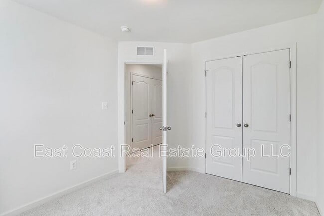 Building Photo - 40 Clifton Mnr